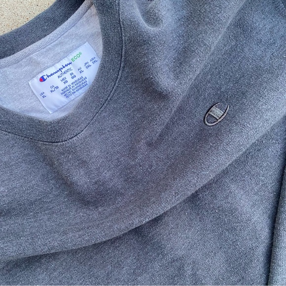 Grey Champion pullover crewneck sweatshirt w/ embroidered logo - Picture 4 of 4